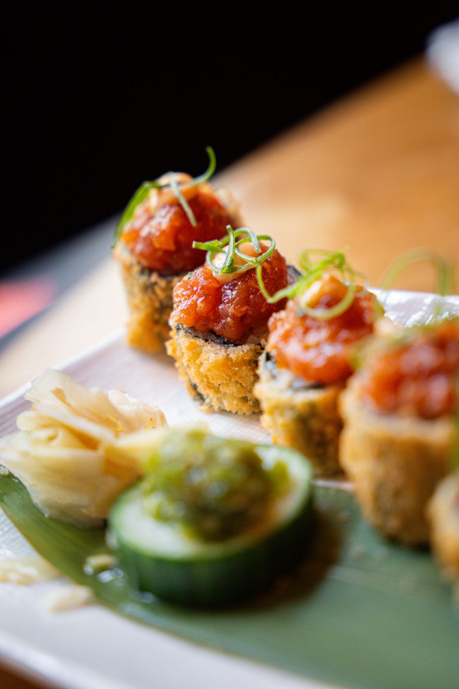Krokante hapjes op een rij bij Oyster Club